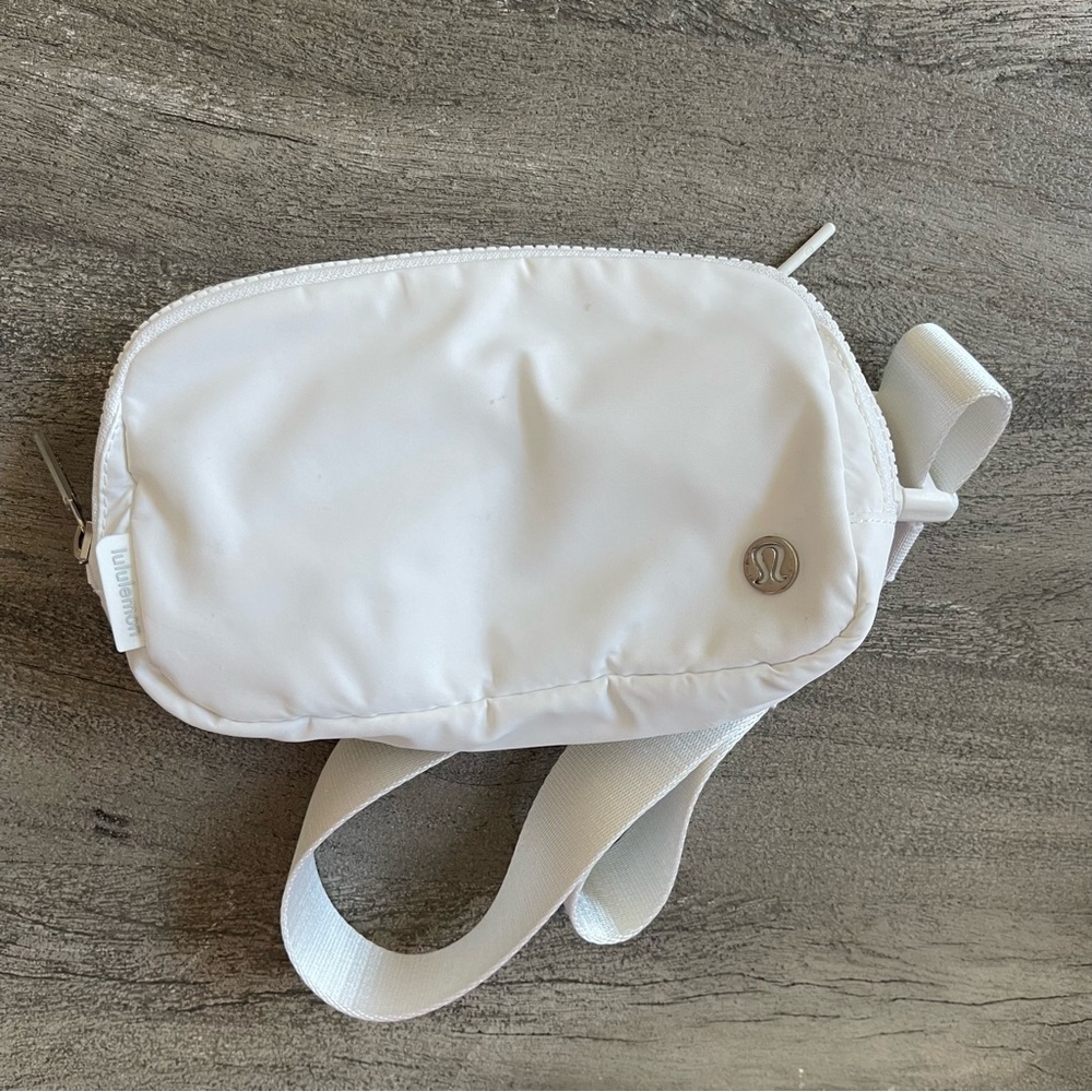 Lululemon belt bag 1L